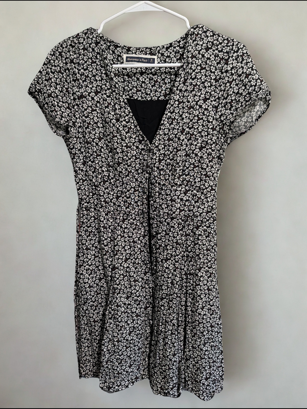 Abercrombie & Fitch Black and White Floral Mini Dress